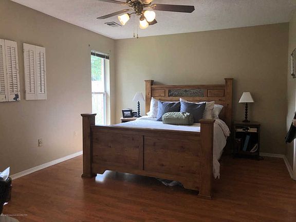 5th image of 7612 Iris Dr
