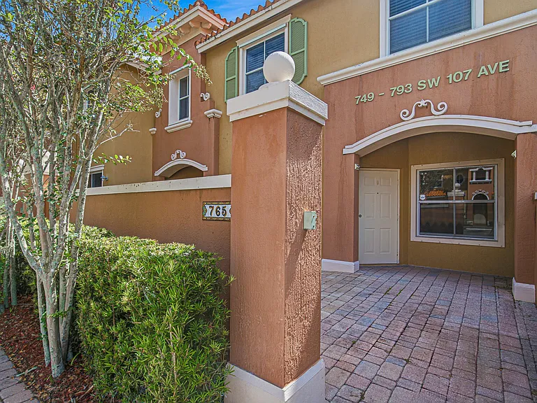 765 SW 107th Ave #2303 — Photo 26