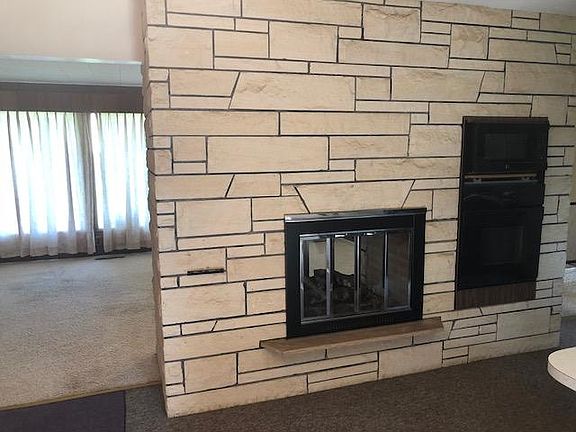 3rd image of 7415 NE 58th St