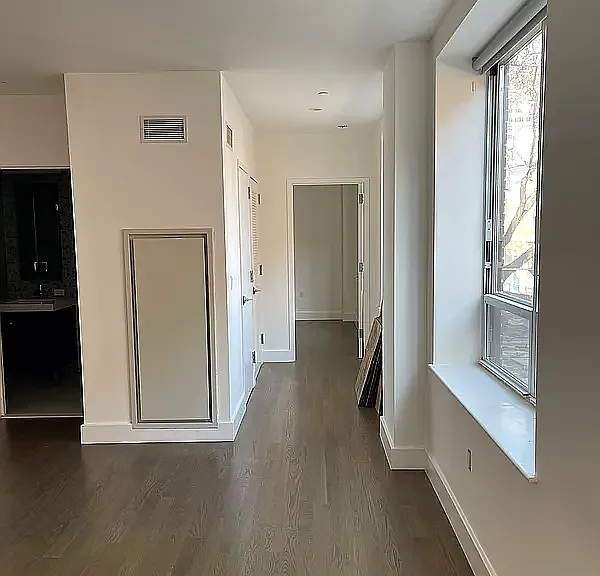 432 W 52nd St #2H — Photo 5