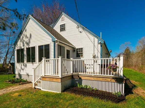 12 Kossuth Street, Thomaston, ME 04861