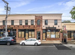 409 Plandome Rd #H, Manhasset, NY 11030