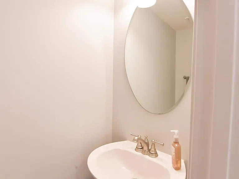 4644 Hudson St — Photo 5