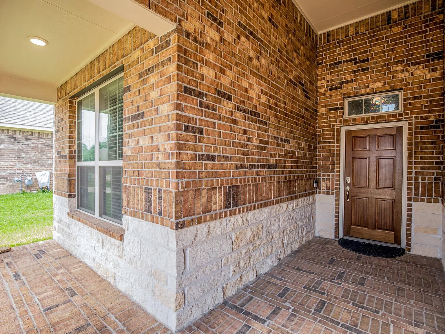 5 bed, 3.0 bath, 2802 sqft, $2,850 — Photo 3