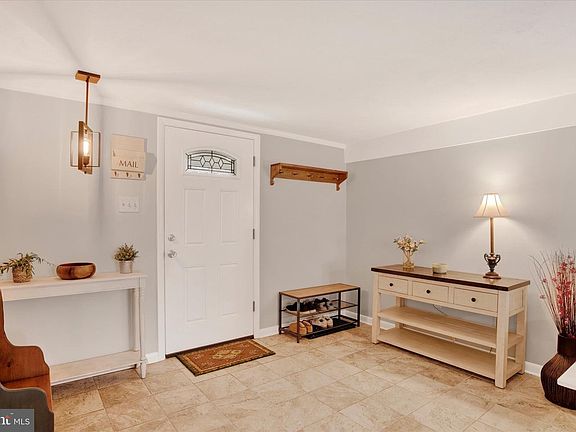 3rd image of 7948 Slepian St