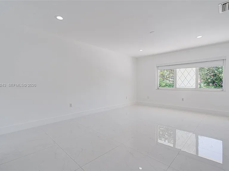 773 Woodcrest Rd — Photo 30