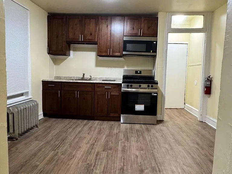 1121 N 41st St #3 — Photo 4