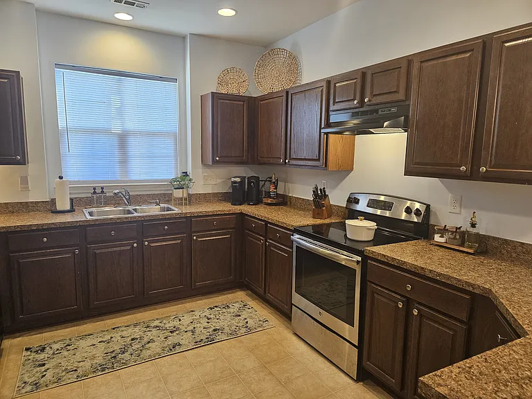 142 Silverspring Pl #A — Photo 5