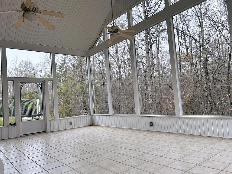 6424 Falls Lake Dr — Photo 16