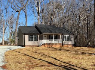 2719 Tanglewood Ln, Asheboro, NC 27205
