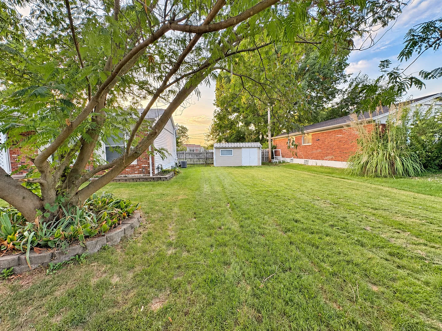 3 bed, 1874 sqft, $2,220 — Photo 3
