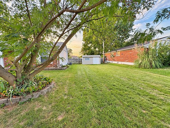 3rd image of 3335 Berview Ln