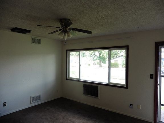 3rd image of 3108 E Marshall Ave