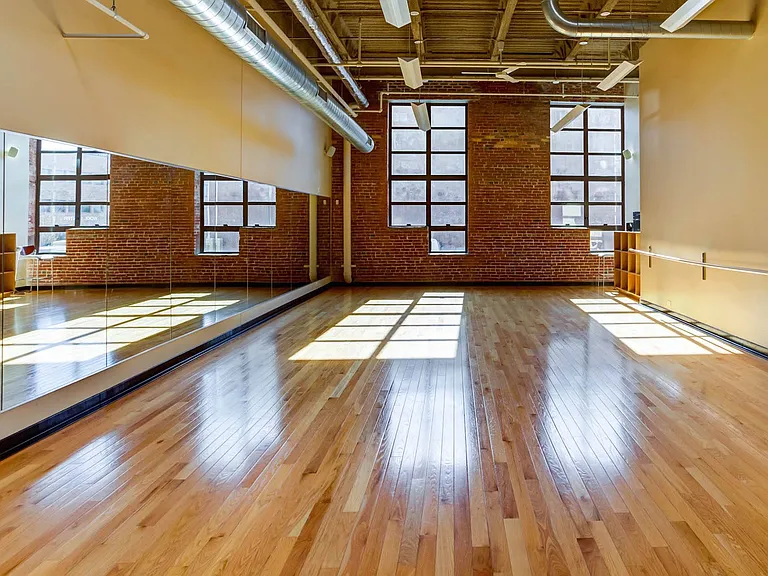 Metropolitan Artist Lofts — Photo 11