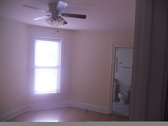 5th image of 913 Ontario St