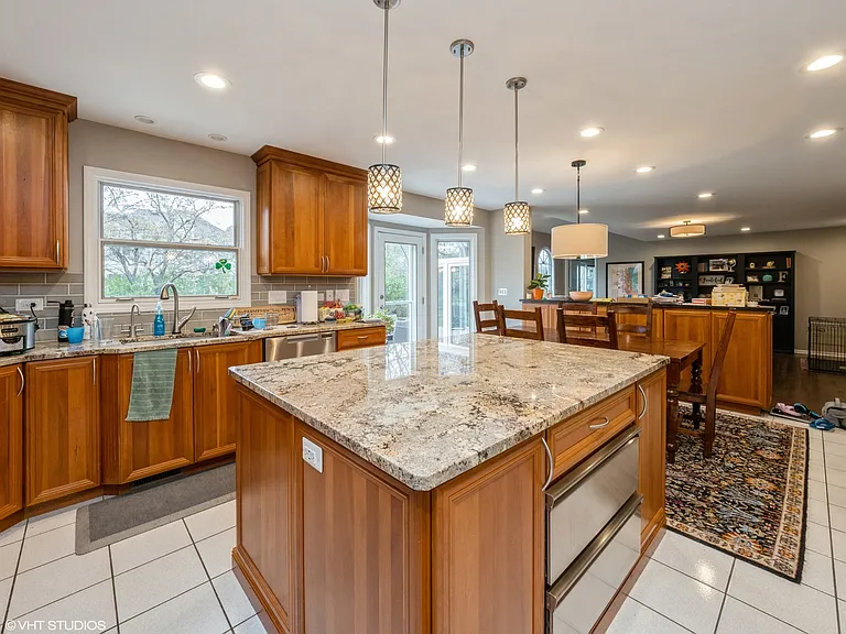 445 Blue Ash Dr — Photo 9