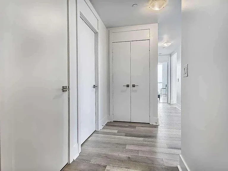 32 Davenport Rd — Photo 1