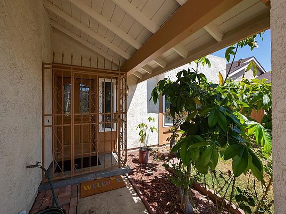4th image of 6920 Simi Pl