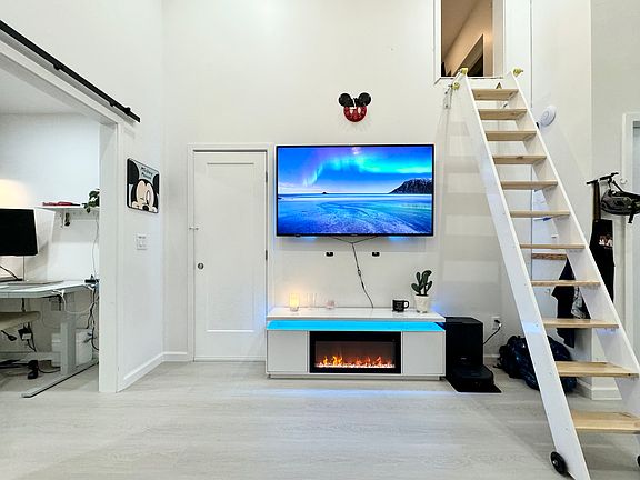 3rd image of 4833 Kingridge Dr #3