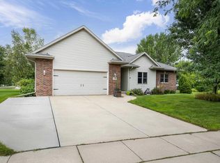 2100 Stone Crest Rd, Stoughton, WI 53589