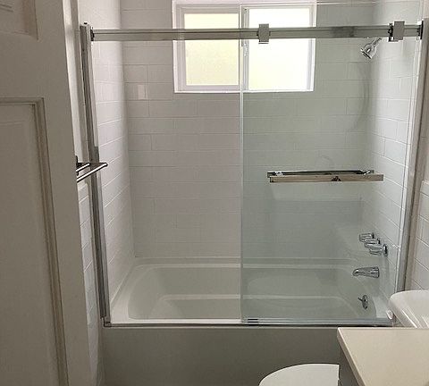 5th image of 1017 N Genesee Ave APT 3