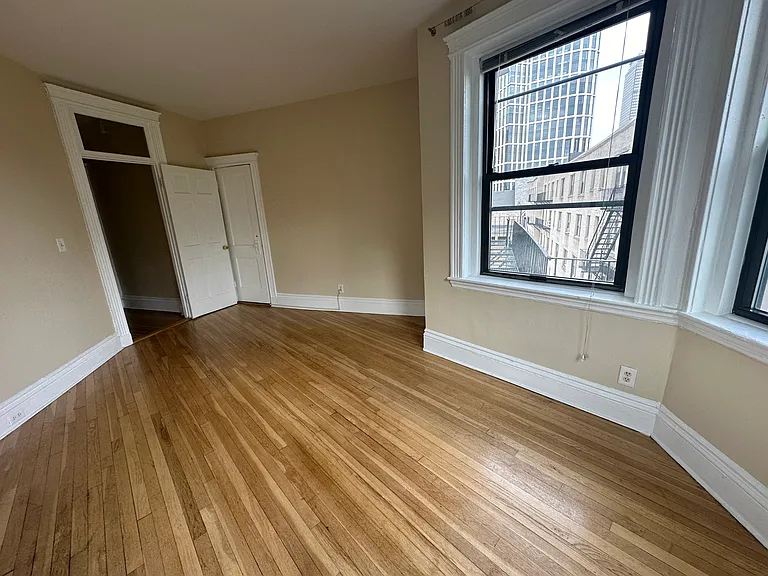 60 Charlesgate E #124 — Photo 4