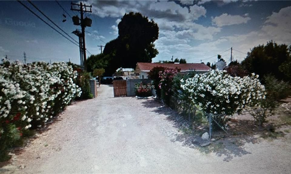 2nd image of 5059 Sandra Rd
