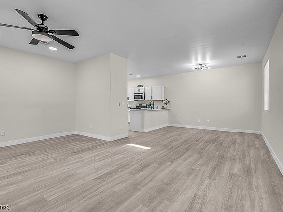 4th image of 4031 Sparrow Rock St