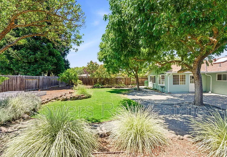 1574 Alpine Dr — Photo 50