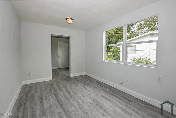 604 Hudson St — Photo 10