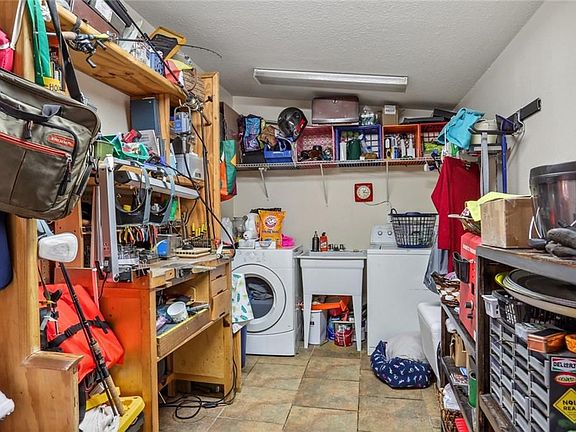 2nd image of 409-11 S Genois St