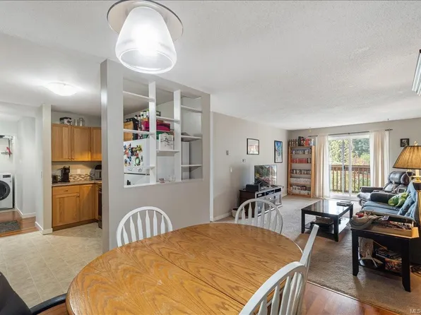 4728 Uplands Dr #402, Nanaimo, BC V9T 4S9