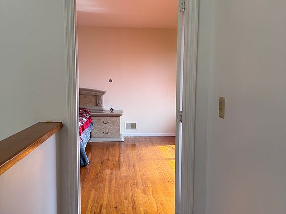 2nd image of 25 High Ridge Rd