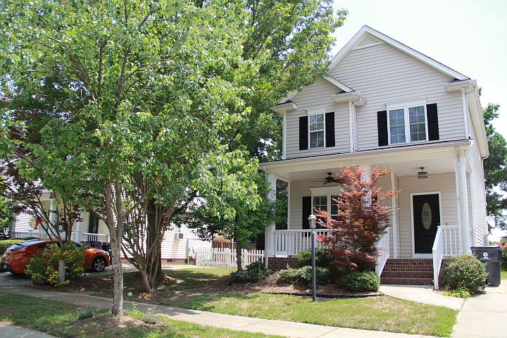 1st image of 513 E Maple Ave
