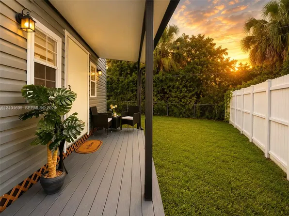 2805 E Lexington Dr #A, Hollywood, FL 33025