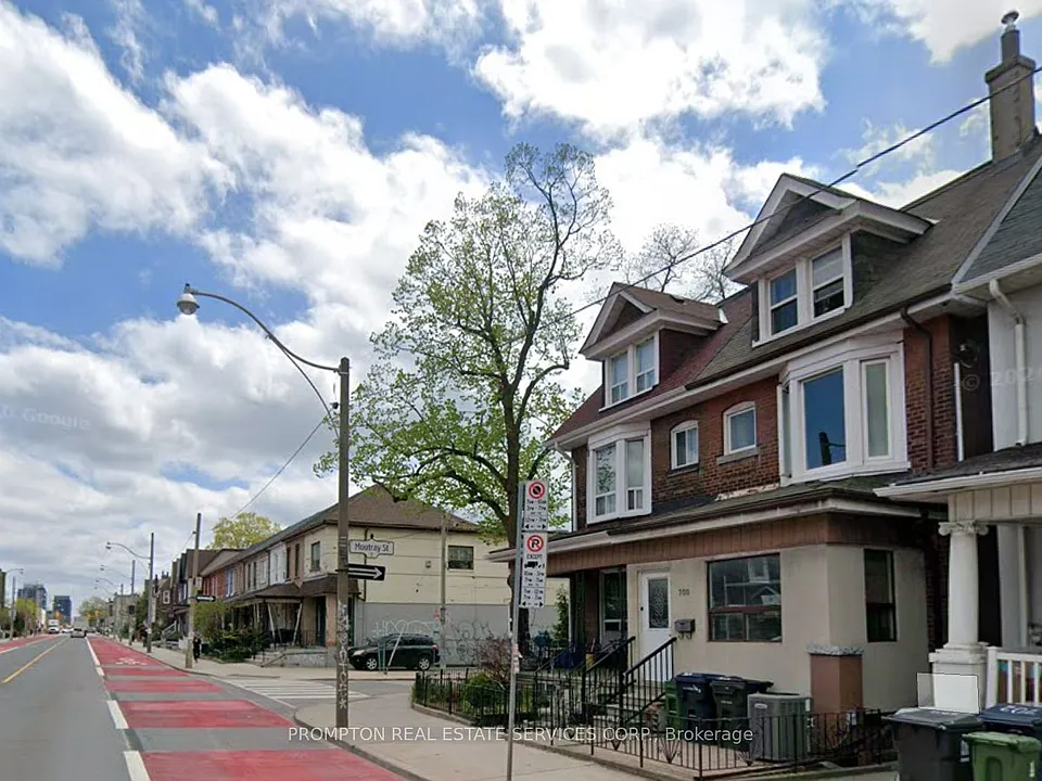 700 Dufferin St