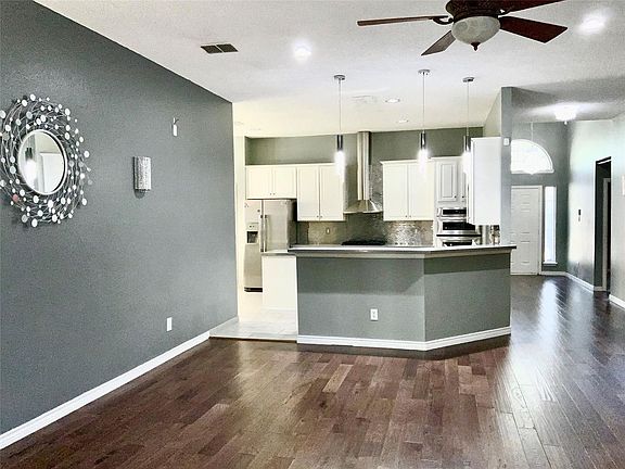 4th image of 9709 Raven Ln