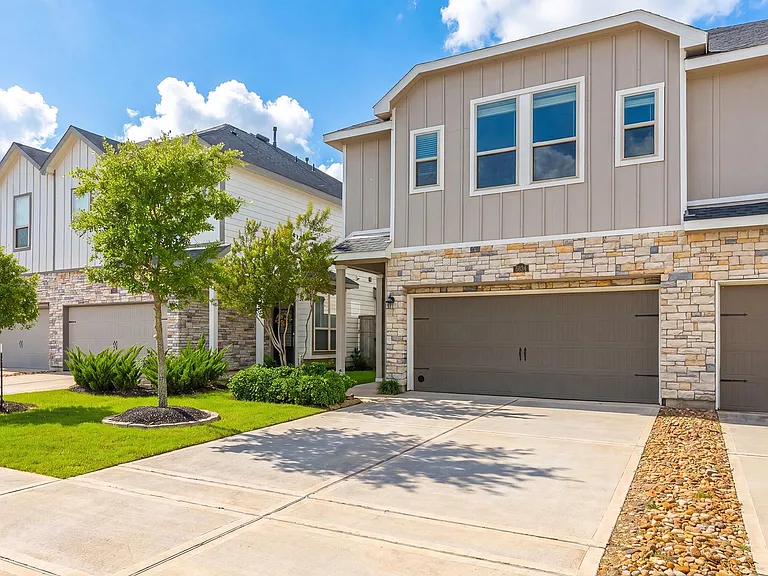 5634 Amber Brook Ln — Photo 2