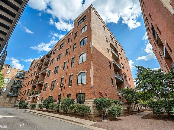 2nd image of 2811 N Bell Ave Unit 401