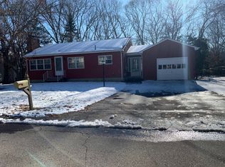 146 Riverdell Dr, Saunderstown, RI 02874