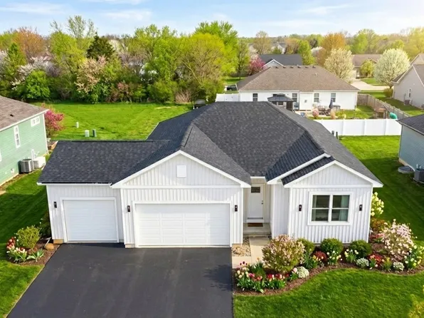 1002 Joshua Ln, Genoa, IL 60135