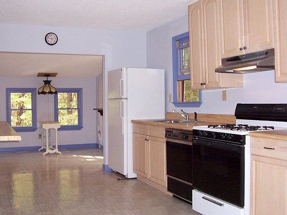 Kitchen with charming breakfast area