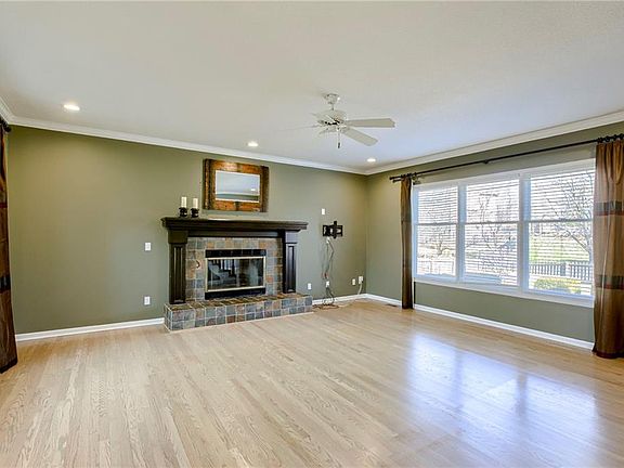 5th image of 13114 W 131st St