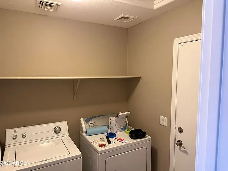 816 W Mid Way — Photo 17