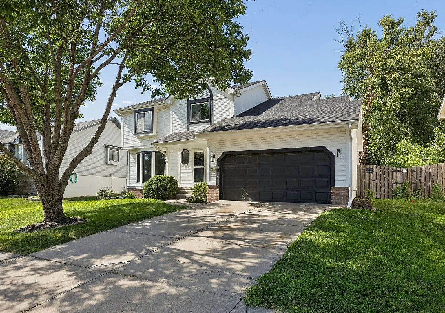 Gorgeous Millard Home!! — Photo 3