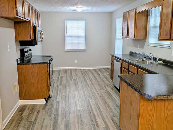 3rd image of 1013 Josepi Dr