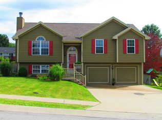 1617 W Pelham Path, Raymore, MO 64083