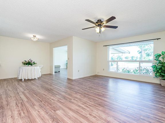 3rd image of 10602 W Mission Ln