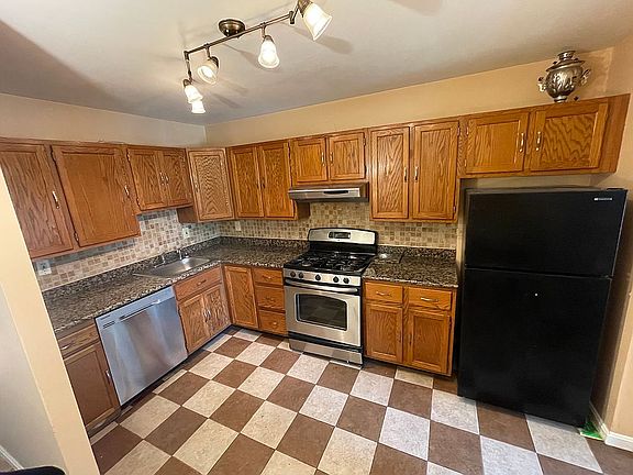 3rd image of 848 Quince Orchard Blvd APT 201