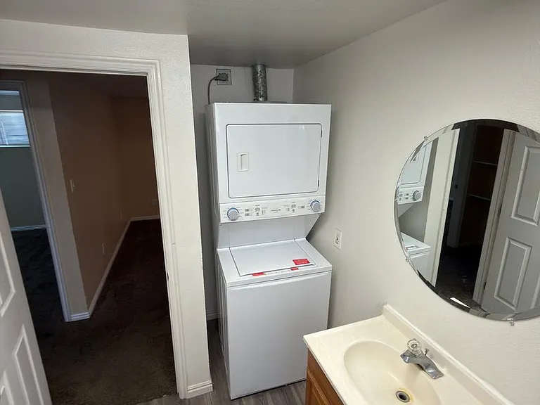 480 College Ave — Photo 8